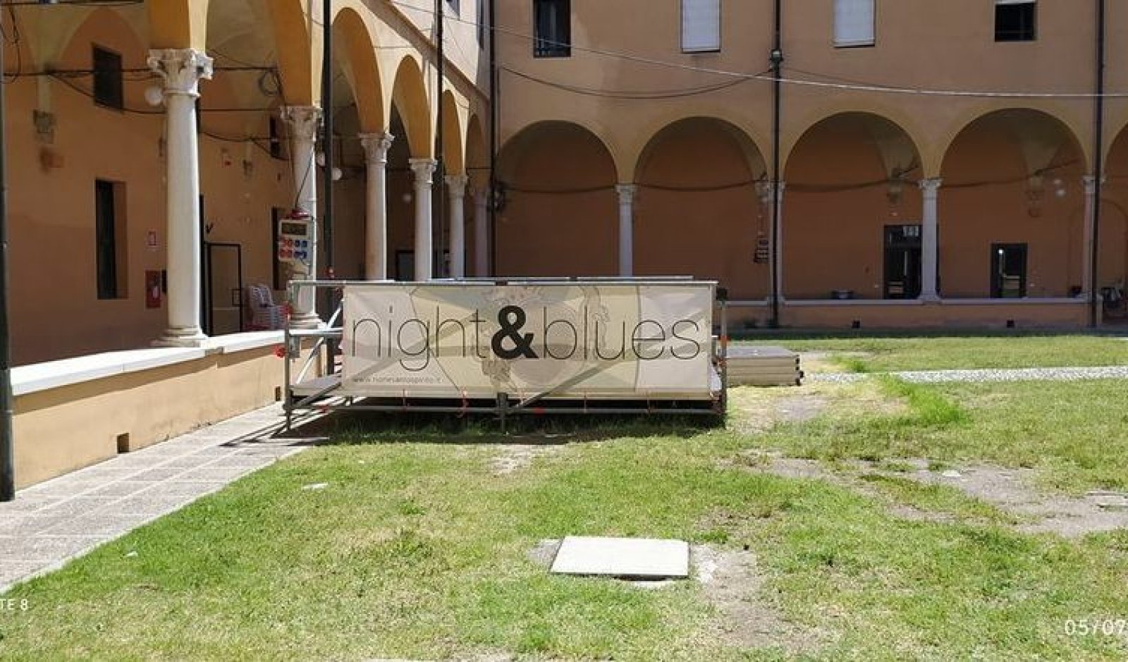 Un'immagine generica segnaposto con angoli arrotondati in una figura.