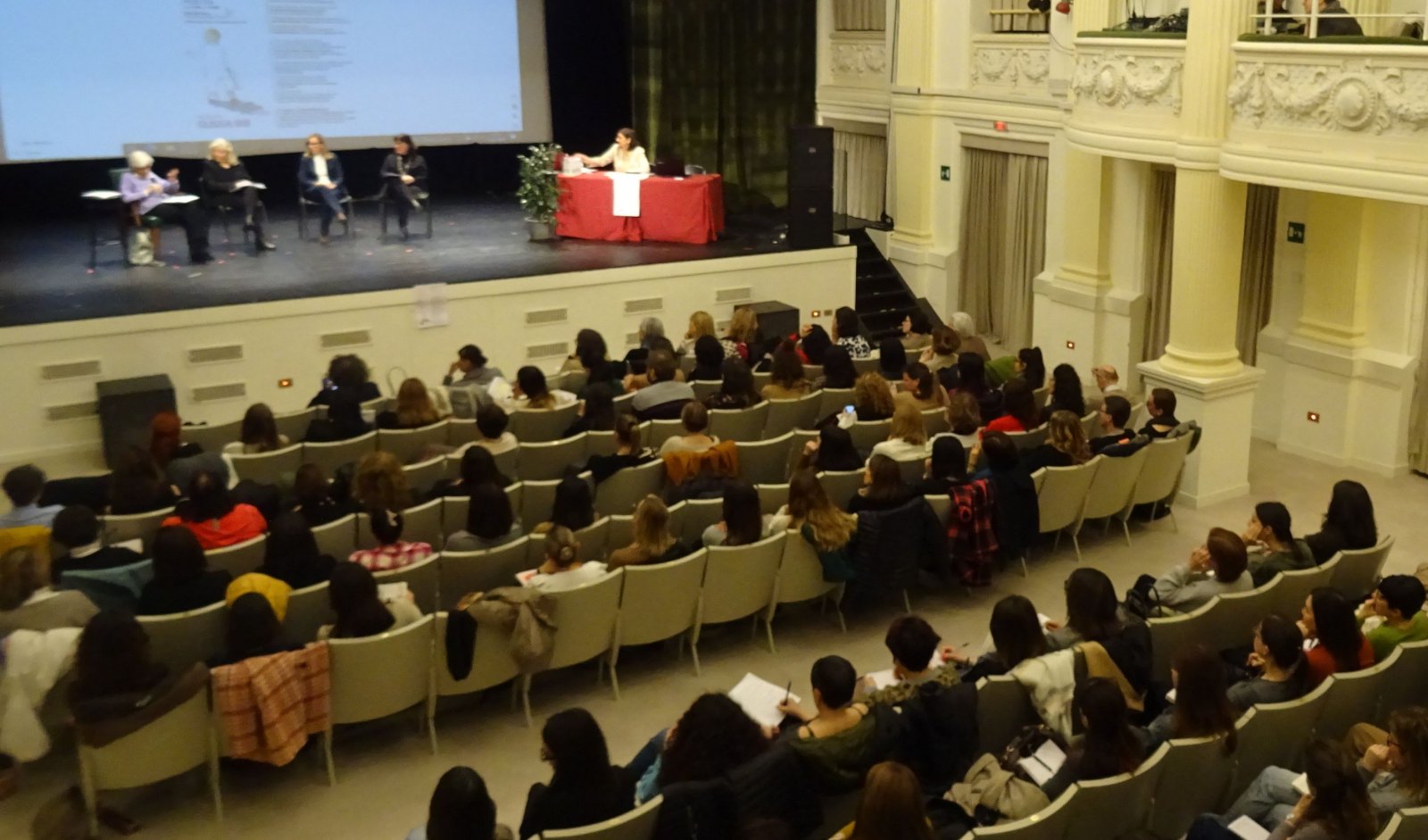 Un'immagine generica segnaposto con angoli arrotondati in una figura.